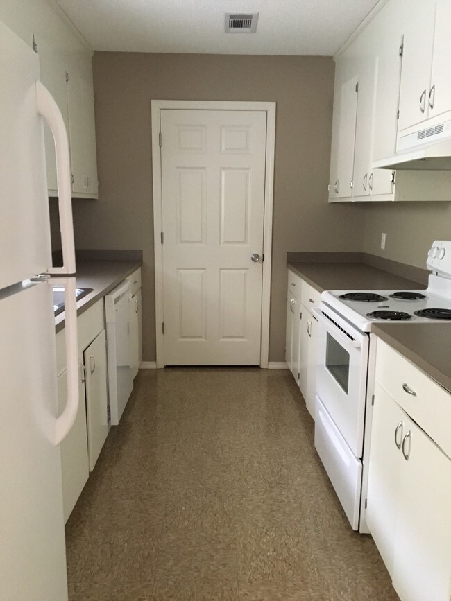 Cocina - 6670 Rose Ln