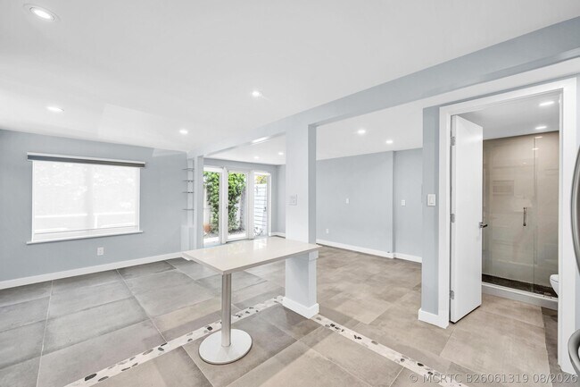 Foto del edificio - 828 NE 17th Way