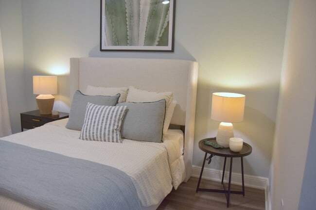 Building Photo - The Village at Lake Lily