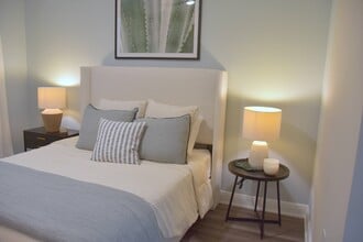 Building Photo - The Village at Lake Lily