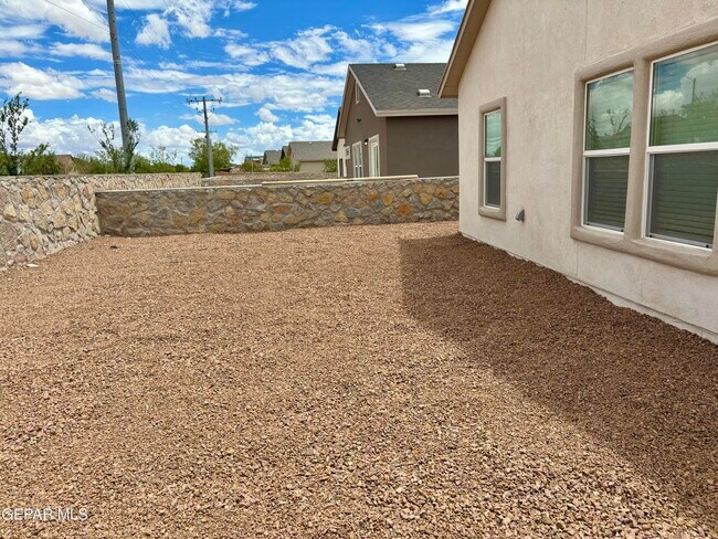 Building Photo - 5108 Joe Castillo St