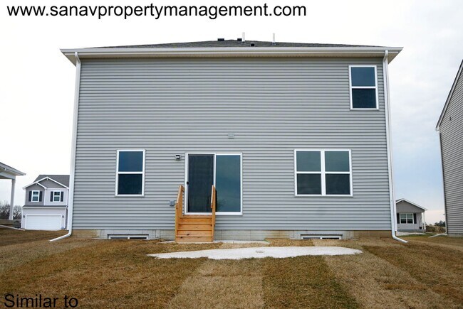 Foto del edificio - 2425 SE Fox Valley Dr