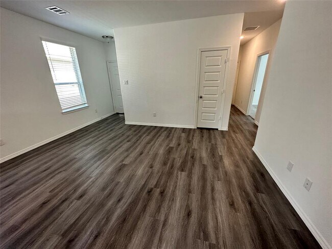 Building Photo - 16548 Moss Ln