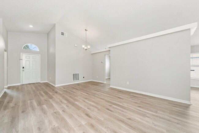 Foto del edificio - 3027 Eagle Crossing Dr