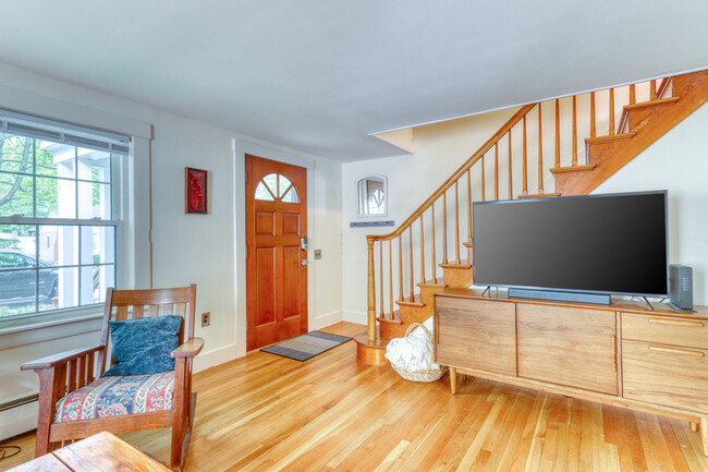 Building Photo - 22 Seaview Ave