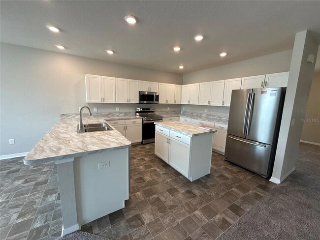 Building Photo - Summercrest 5 Bedroom, 3.5 bath