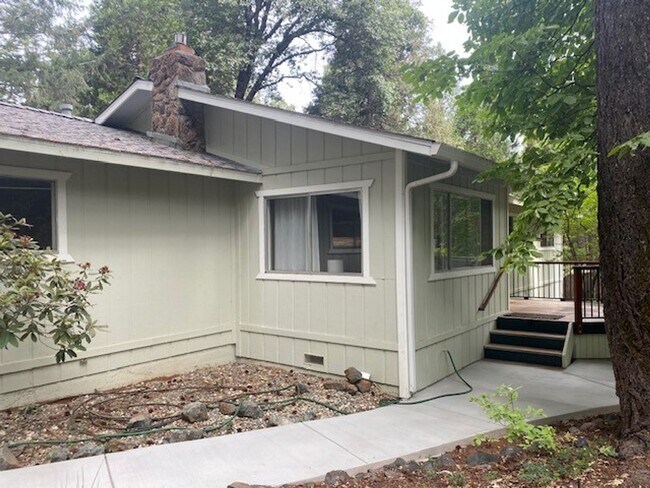 Foto del edificio - Updated Ranch style home Nevada City