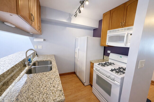 Foto del edificio - 2624 Prairieview Ln S