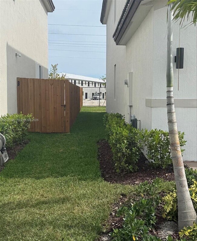 Foto del edificio - 2584 SE 25th Ct