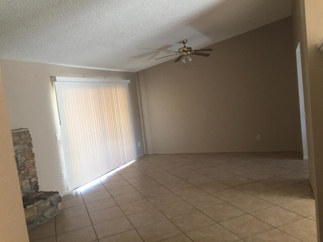 Building Photo - 15262 Chaparral Way