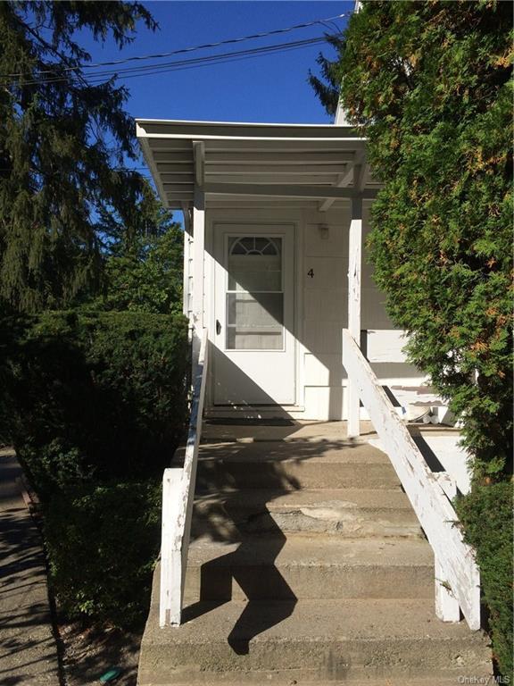 Primary Photo - 187 W Clarkstown Rd