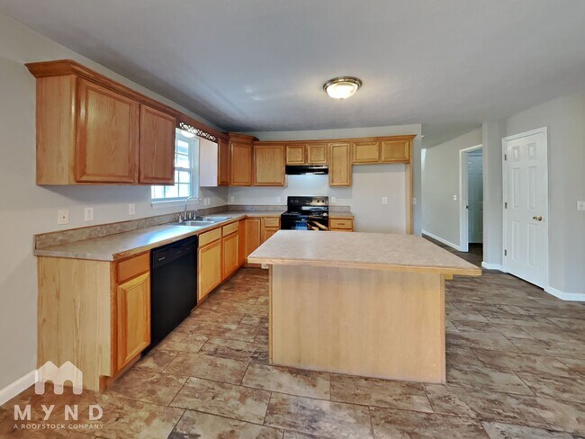 Building Photo - 4009 W Maple St