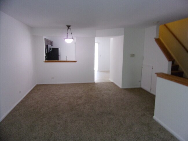 Building Photo - 329 W Whispering Oaks Ln