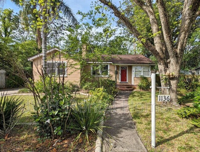 Building Photo - 1136 McKinlay Ct
