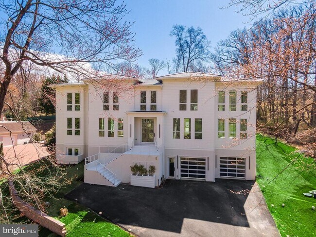 Foto del edificio - 8757 Brook Rd