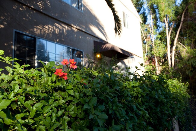 Building Photo - 6431 Primrose Ave