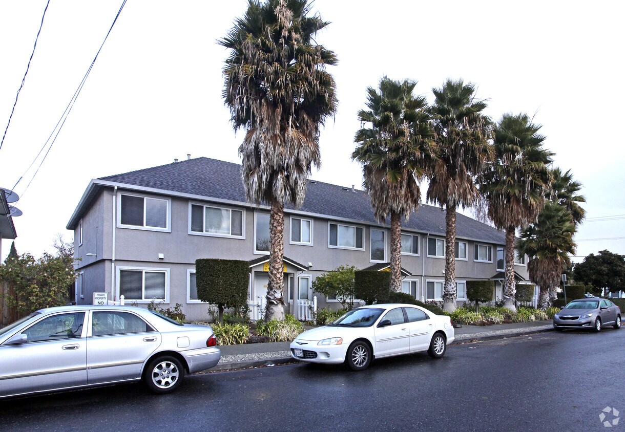 Primary Photo - 1101 Civic Center Dr