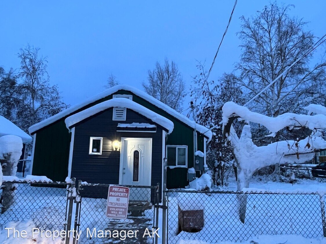 2 br, 1 bath House 1502 Turner St House Rental in Fairbanks, AK
