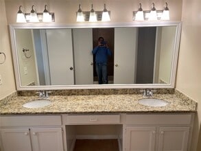 Building Photo - 2914 Arrowhead Dr