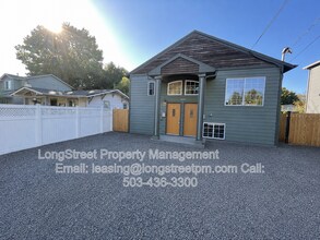 Building Photo - 4848 SE Bybee Blvd