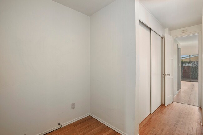 Building Photo - 11813 Gateway Blvd