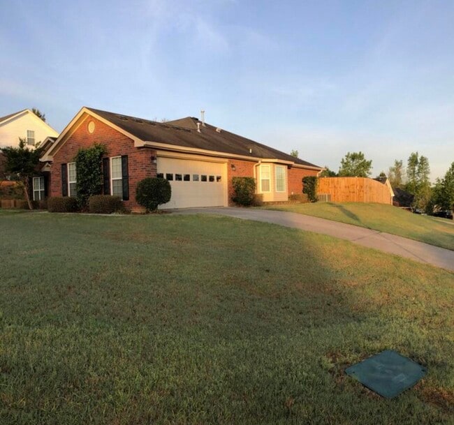 Building Photo - 1501 Cedar Hill Trail