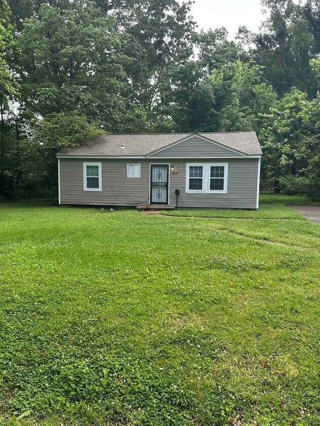 Primary Photo - 7814 Commodore Rd