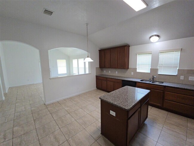 Building Photo - 1306 Squire Dr
