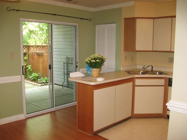 Foto del edificio - 459 Summerwalk Cir
