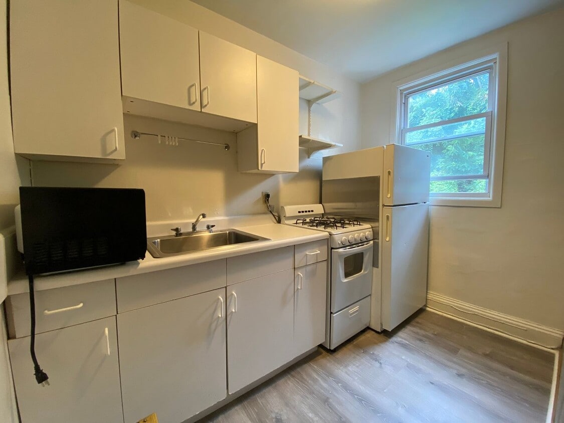 Foto principal - Stunning Two Bedroom in Oakland! One Off-S...