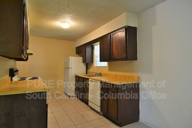 Building Photo - 2915 Chatsworth Rd