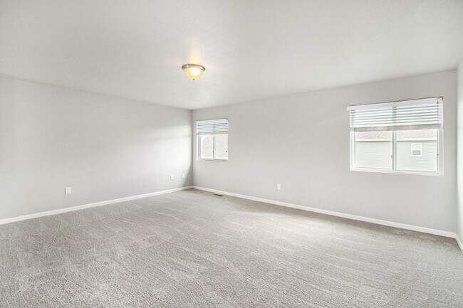 Building Photo - Best Value in Fowlerville!!!
