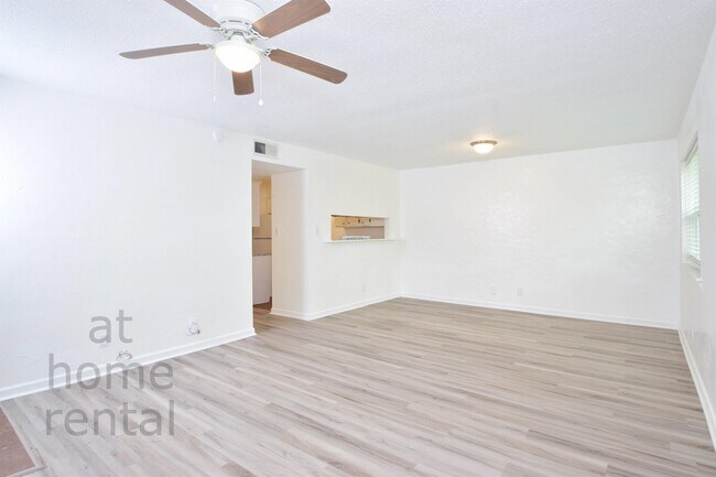 Building Photo - 6601 S Zunis Ave