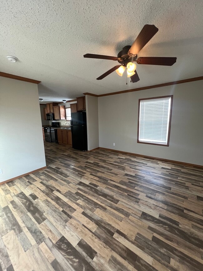 Building Photo - 143 Smokey Hill River Ct