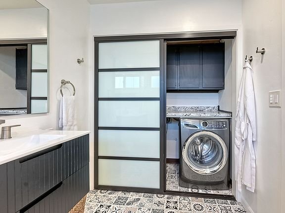 Foto del edificio - 3470 Trumbull St