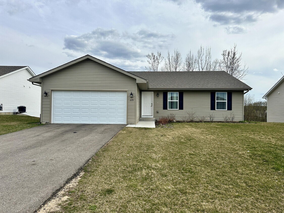 2175 Ridge Ave, Machesney Park, IL 61115 House Rental in Machesney