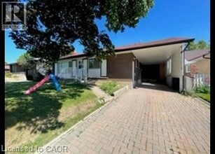 Building Photo - 19 Lyle Pl