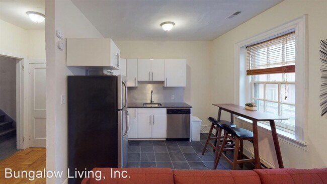 Building Photo - 2141 Locust St