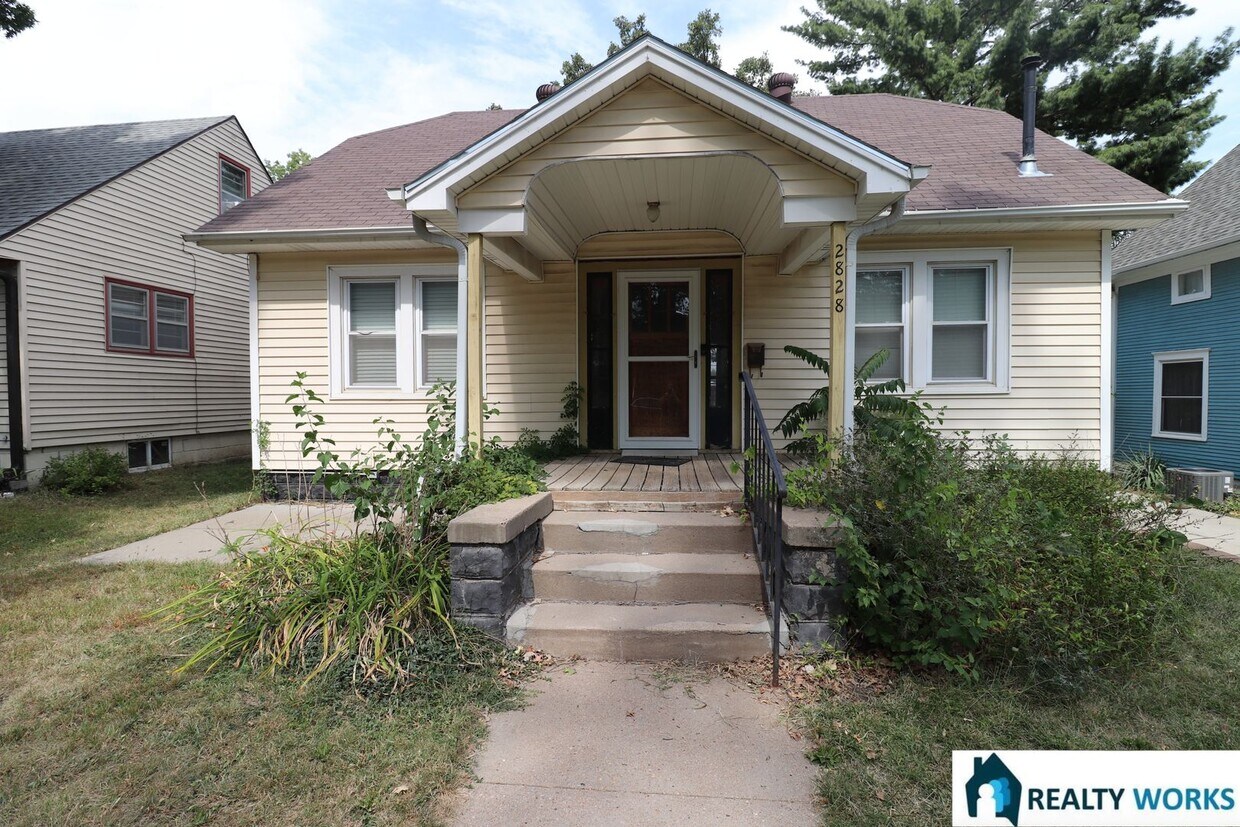 2828 Washington St, Lincoln, NE 68502 House Rental in Lincoln, NE
