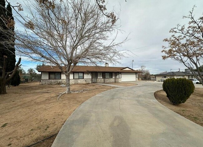 Foto del edificio - 9470 Peach Ave