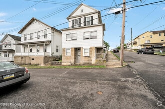 Building Photo - 100 Short St
