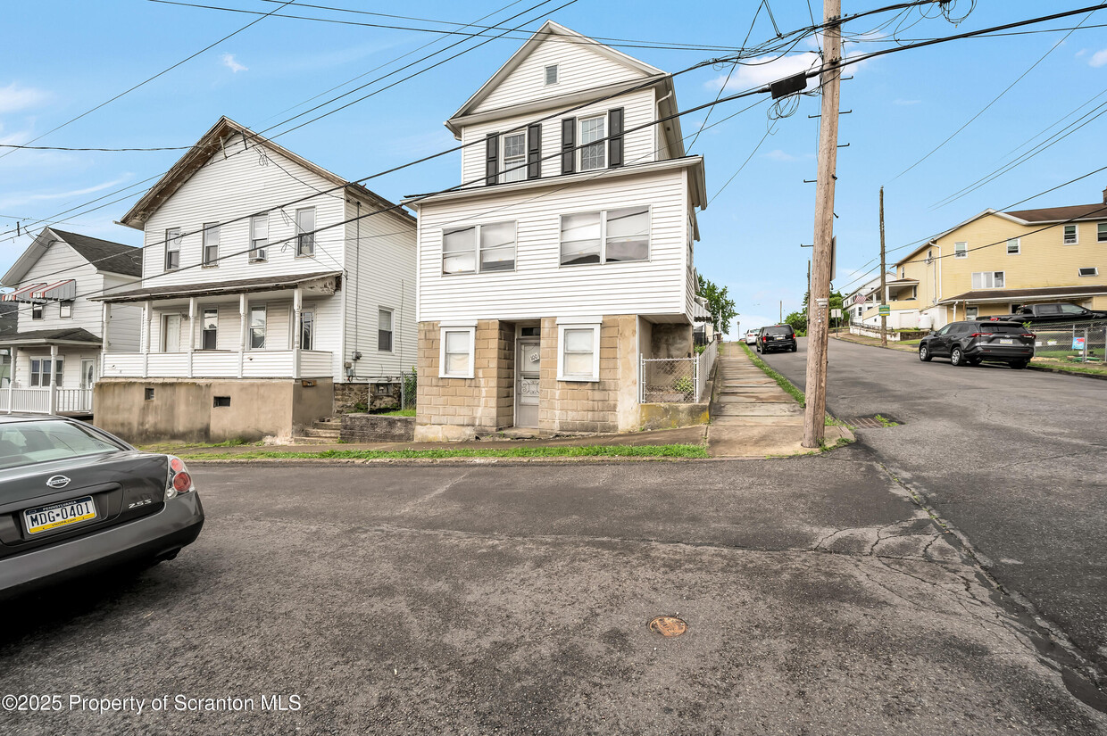 Primary Photo - 100 Short St