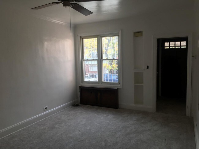 Foto del edificio - 1738 Bogart Ave