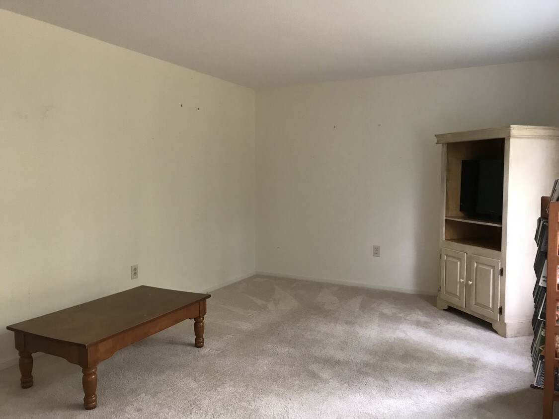 30 Perry Ln, Swanzey, NH 03446 House Rental in Swanzey, NH