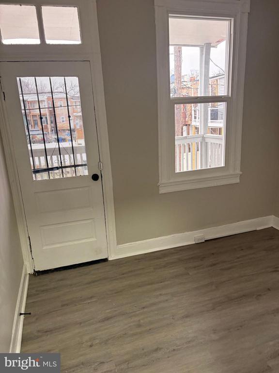 Building Photo - 2913 Parkwood Ave