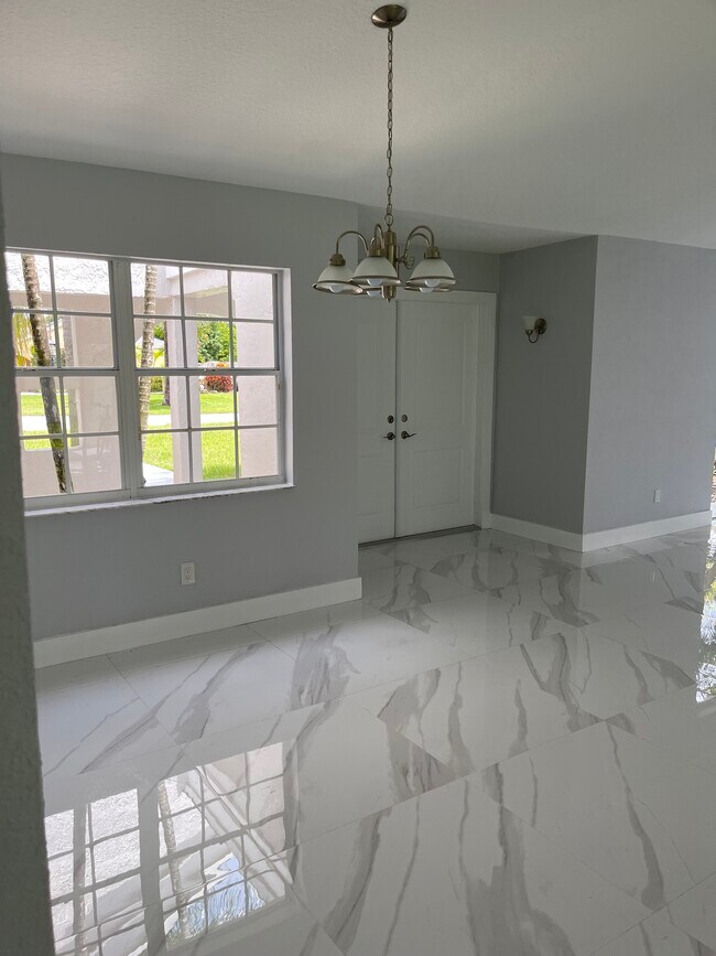 Building Photo - 15340 SW 155th Ct
