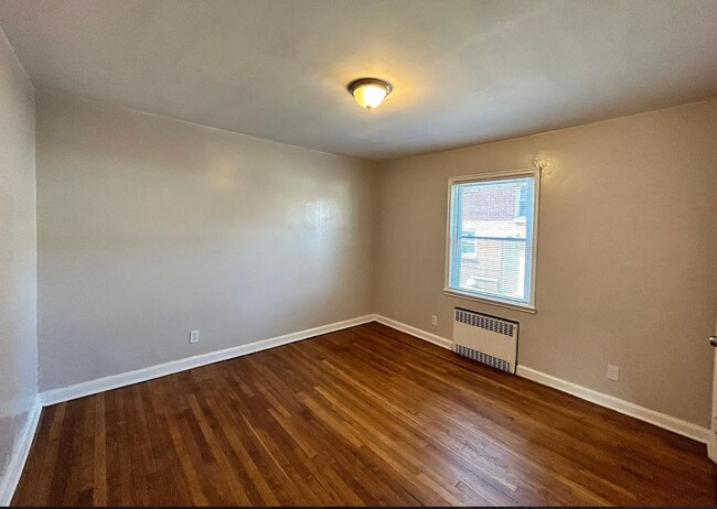 Dormitorio - 353 N Grove St