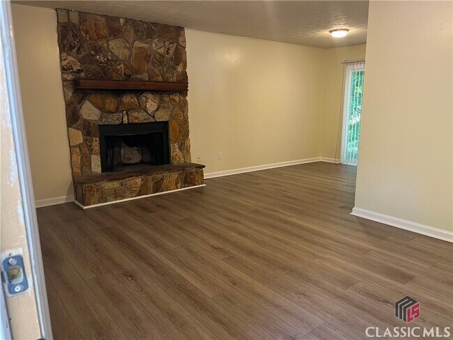 Building Photo - 212 Rustwood Dr