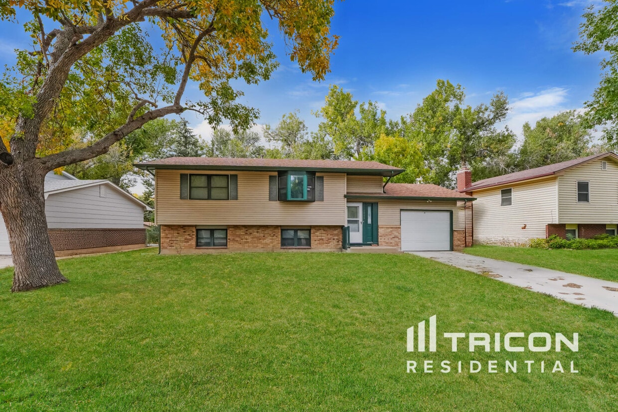 Primary Photo - 1006 De La Vista Pl