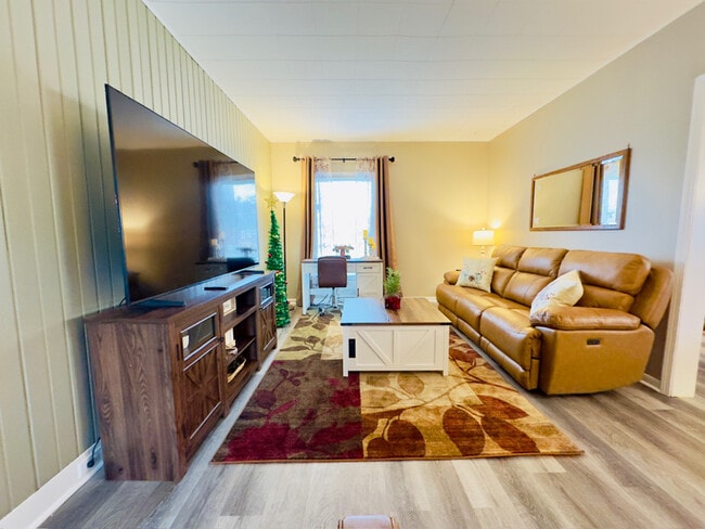 Foto del edificio - 922 W Broadway St